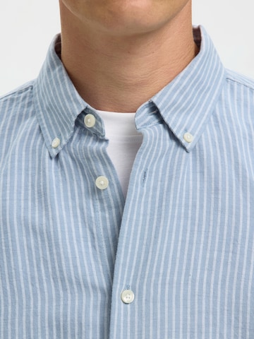 SELECTED Средняя посадка Рубашка 'SLHCLAY' в Синий