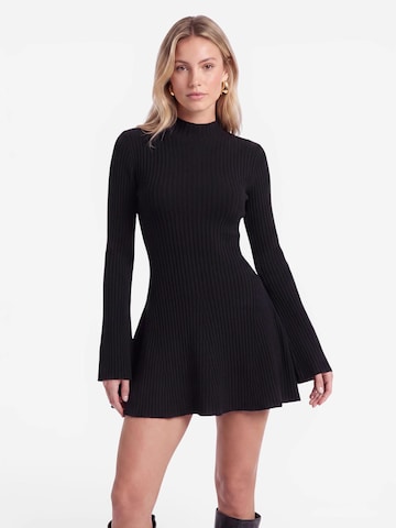 Rochie tricotat de la millane pe negru: față