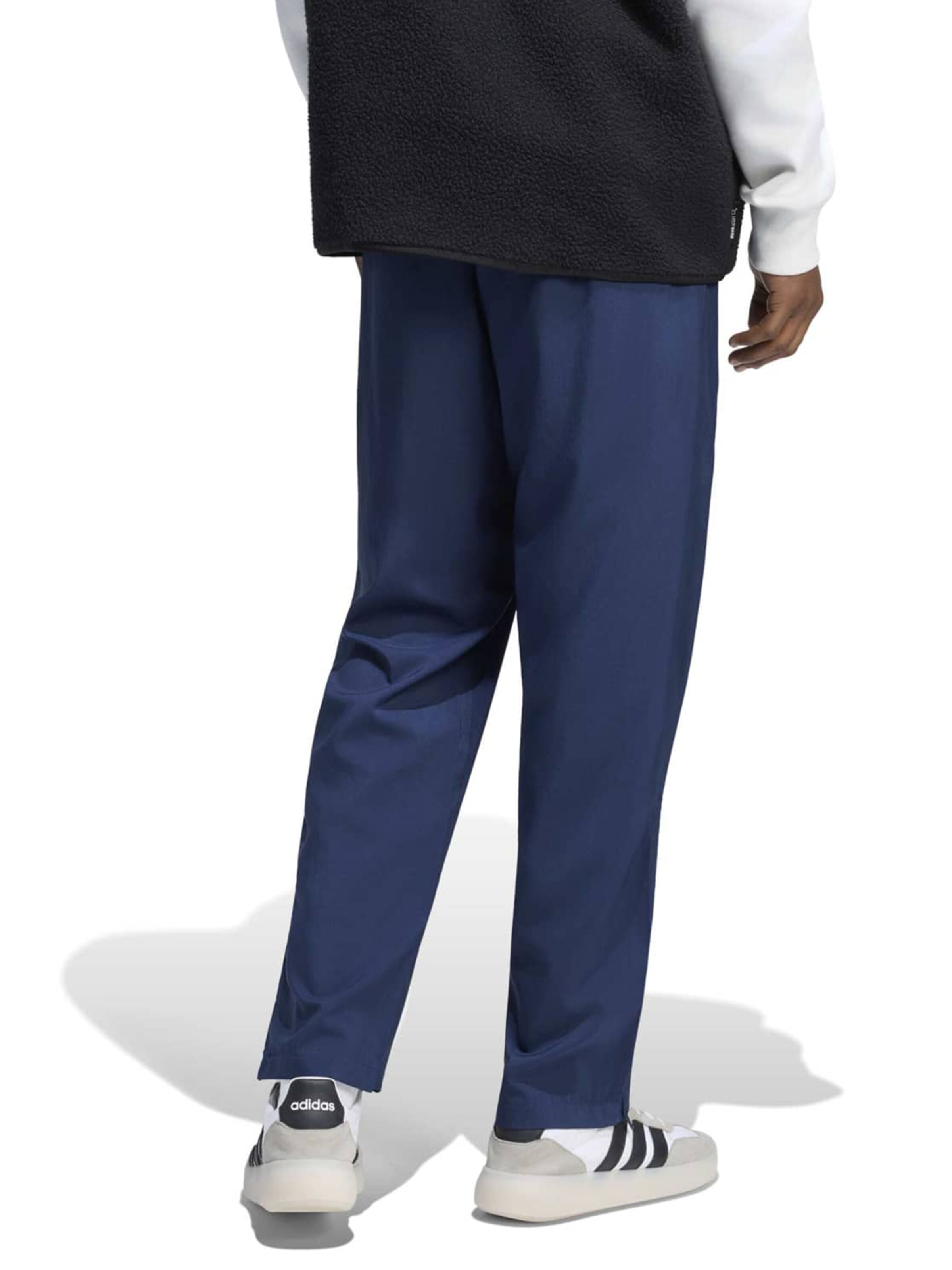 ADIDAS SPORTSWEAR Loosefit Sportovní kalhoty 'Essentials Small Logo Stanford Lite Woven Tapered Open Hem' – modrá