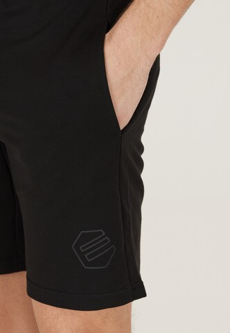 ENDURANCE Regular Sporshorts 'Prince' in Schwarz