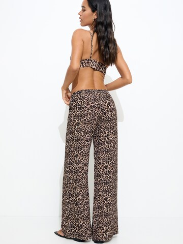 Wide leg Pantaloni de la Pull&Bear pe maro