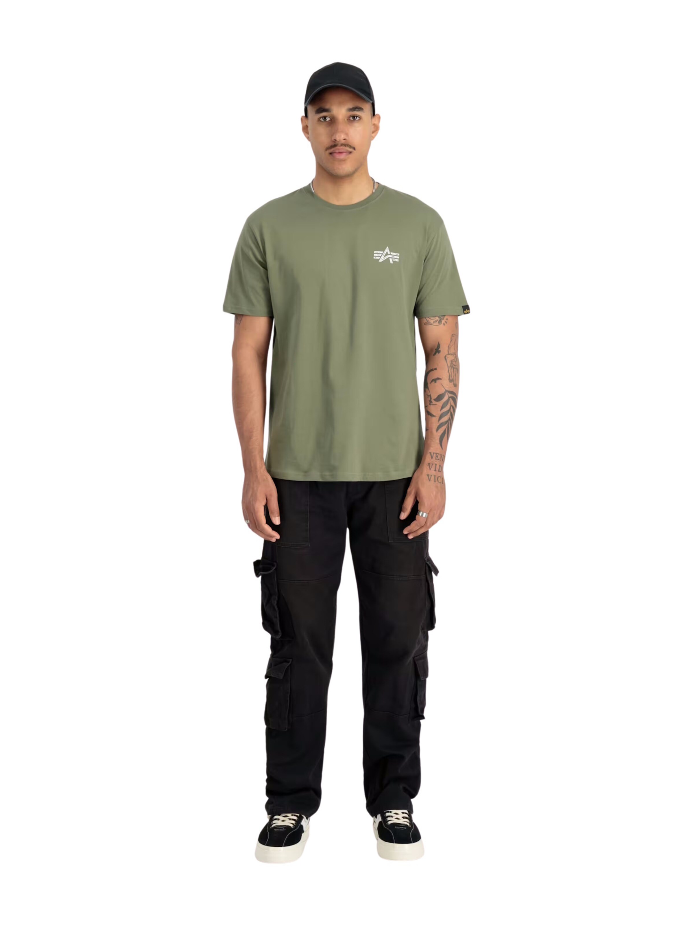 ALPHA INDUSTRIES T-Shirt 'Signature' in Grün: Vorderseite
