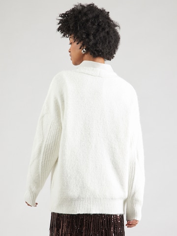 TOPSHOP Sweater in Beige