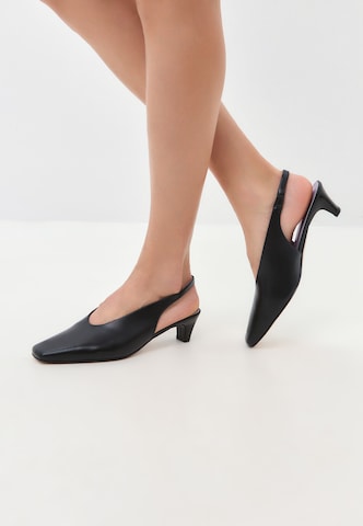 CESARE GASPARI Slingpumps in Zwart