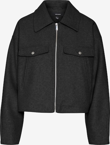 Veste mi-saison 'FORTUNEFREJ' VERO MODA en noir : devant