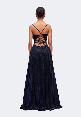 Rochie de seară de la MAGIC NIGHTS pe albastru: spate