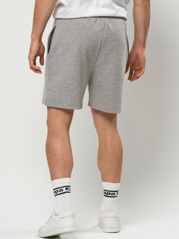 KAPPA Regular Housut 'KMLogo Toke' värissä harmaa