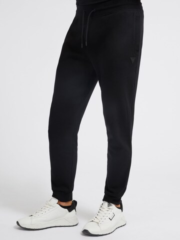 Effilé Pantalon 'ALDWIN' GUESS en noir : devant