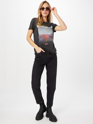 ONLY T-Shirt 'ONLLucy Life' in Schwarz