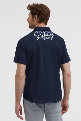CAMP DAVID Regular Fit Leichtes Kurzarmhemd mit Logo Artwork in Blau