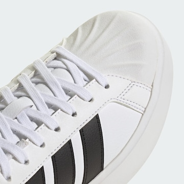 ADIDAS SPORTSWEAR Trampki niskie 'Streettalk Bold' w kolorze biały