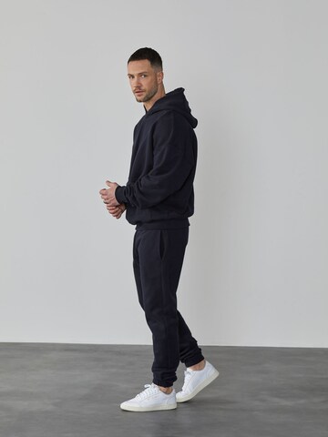 DAN FOX APPAREL Tapered Jogginghose 'Danilo' (GOTS) in Schwarz