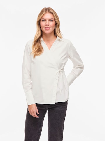 VILA - Blusa 'Lumi' en blanco: frente