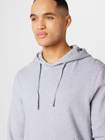 Sweat-shirt 'TICAN' MELAWEAR en gris