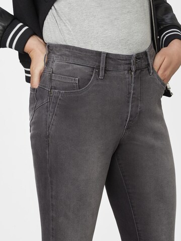 PADDOCKS Loosefit Jeans in Grau