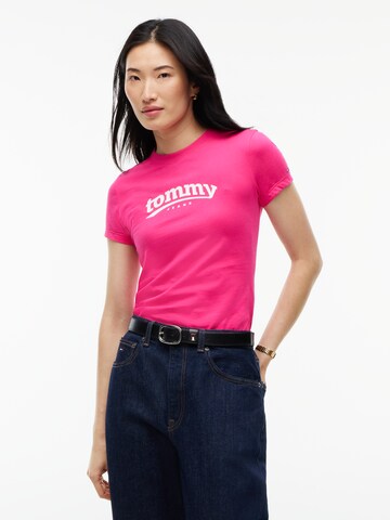 Tommy Jeans Paita 'ESS' värissä vaaleanpunainen: etupuoli