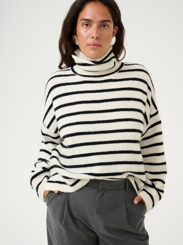 Gestuz - Jersey 'AlphaGZ' en beige: frente