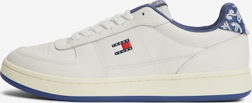 Baskets basses Tommy Jeans en blanc : devant