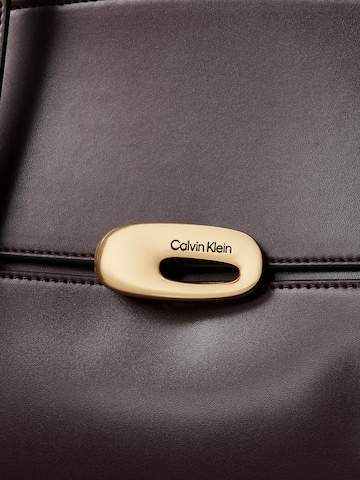Calvin Klein Shopper in Braun