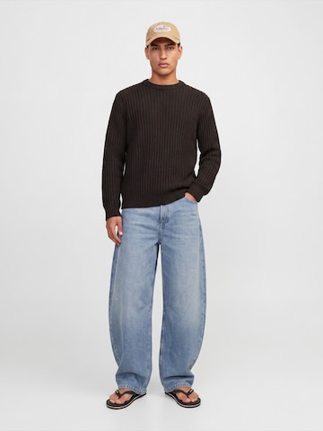 JACK & JONES - Jersey 'JJJAXON' en marrón