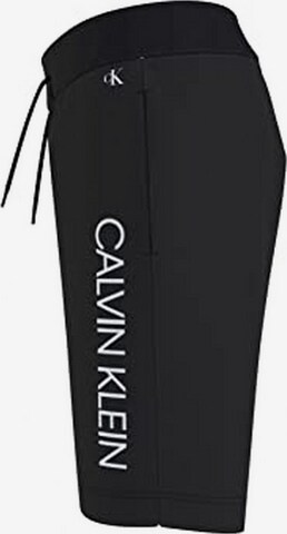 Calvin Klein Jeans Štandardný strih Nohavice - Čierna