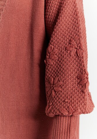 Geacă tricotată de la Usha pe roz