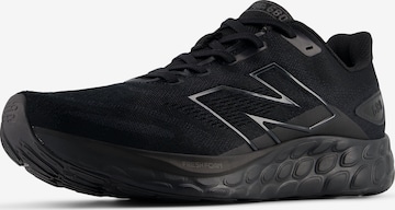 Chaussure de course '680' new balance en noir : devant