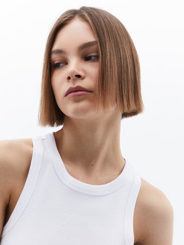 OXXO Top in White