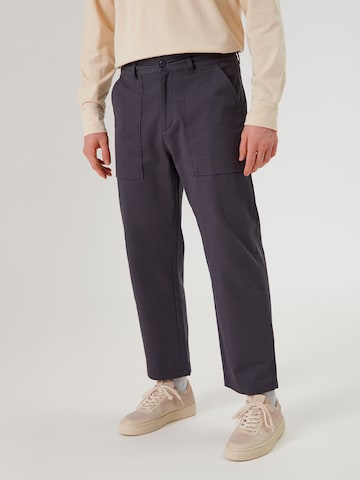 ABOUT YOU x Swalina&Linus Regular Pants 'Leo' in Grey: front