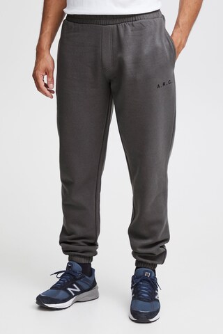 !Solid Tapered Pants 'Hanso' in Grey: front