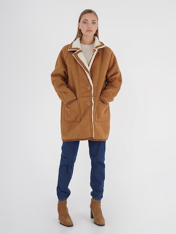 FRESHLIONS Winter Coat in Brown