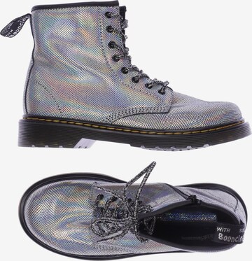 Dr. Martens Stiefelette 36 in Silber: predná strana