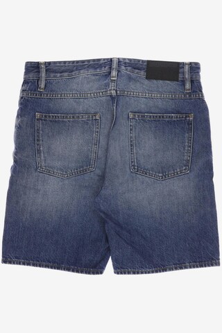 Closed Shorts in 31 in Blue