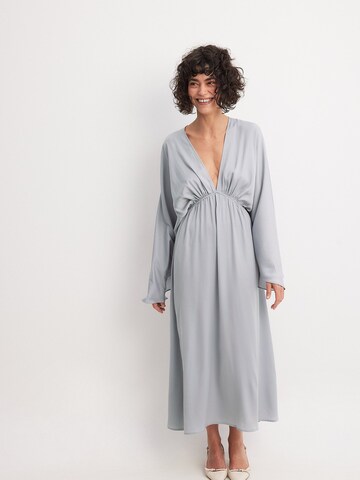 NA-KD Dress in Grey: front