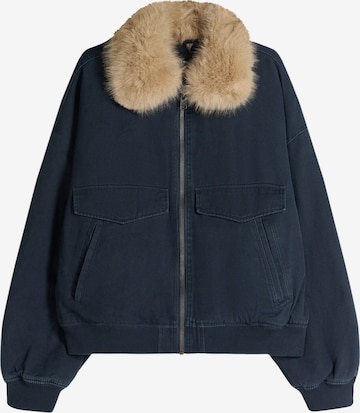 Bershka Välikausitakki värissä sininen: etupuoli
