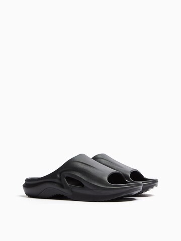 Bershka Sandal in Black