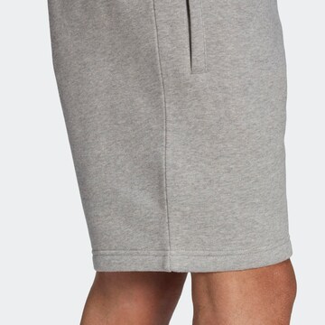 ADIDAS ORIGINALS Regular Pants 'Trefoil Essentials' in Grey