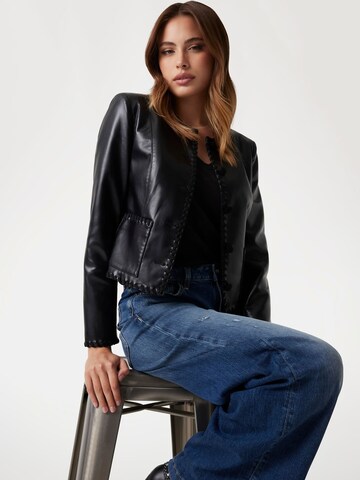 GUESS Jacke in Schwarz