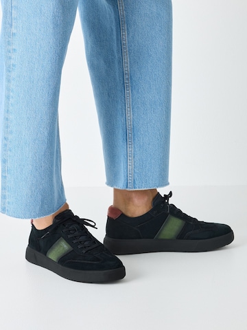 Tamaris Platform trainers in Green