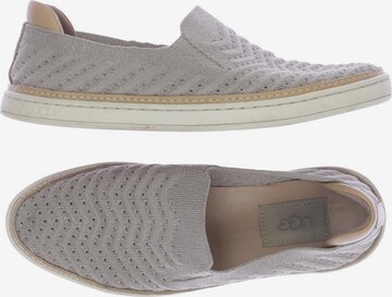 UGG Flats & Loafers in 37 in Grey: front