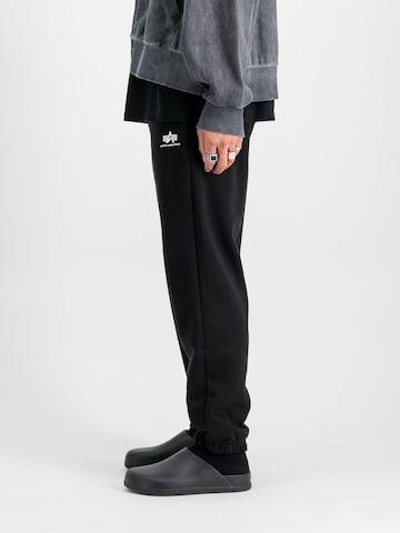 ALPHA INDUSTRIES Regular Byxa i svart