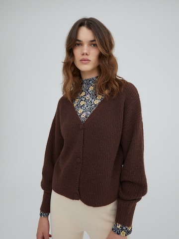 Cardigan 'Ronja' EDITED en marron : devant