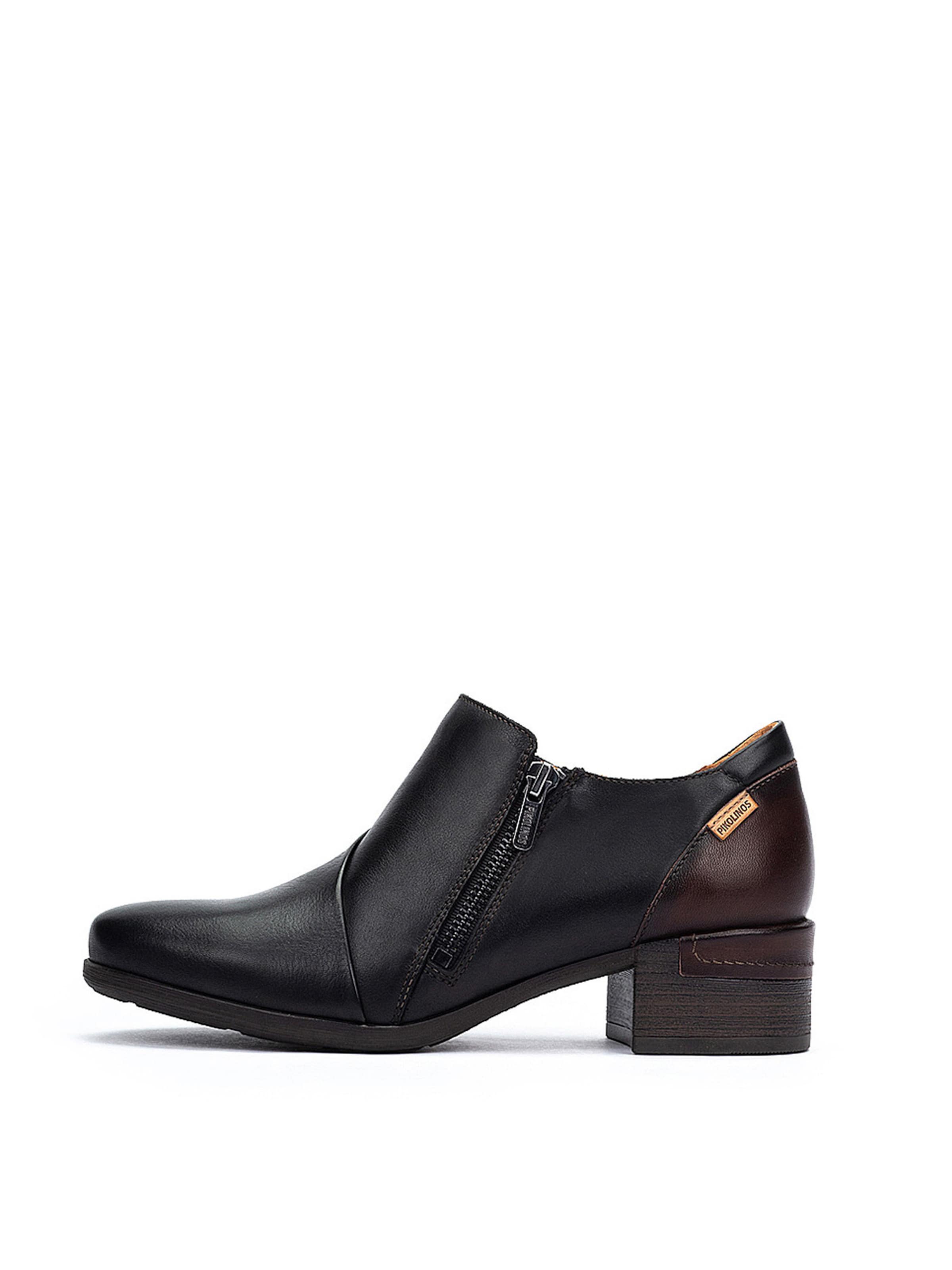 PIKOLINOS - Sapatos de salto 'Magala' em preto: frente