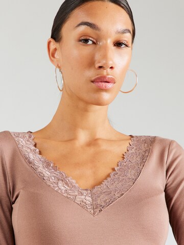 T-shirt 'ROSA' VERO MODA en beige