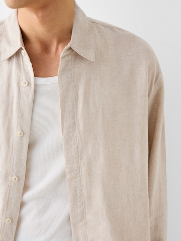 Bershka Regular fit Button Up Shirt in Beige