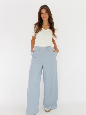 Honnête Atelier Wide leg Trousers 'Nina trousers' in Blue: front