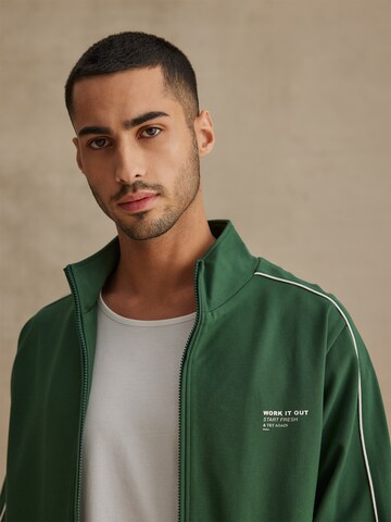 DAN FOX APPAREL Sweatvest 'Melvin' in Groen