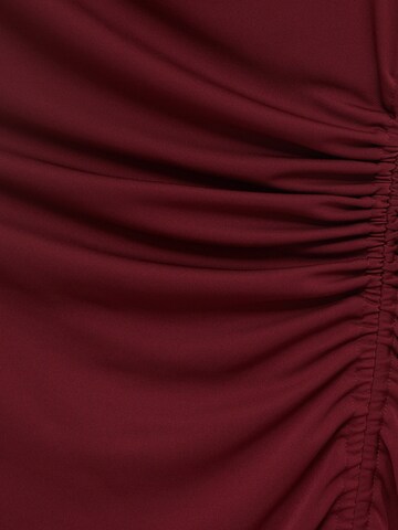 Robe de soirée Pull&Bear en rouge