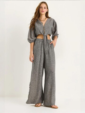 Completo pantalone di Bianco Lucci in grigio: frontale