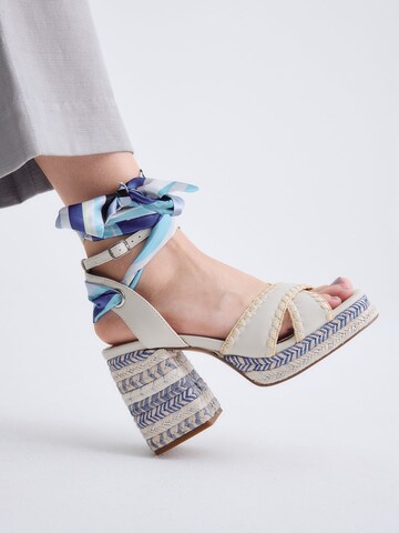 EXE - Sandalias con hebilla 'HAVANA-448' en blanco